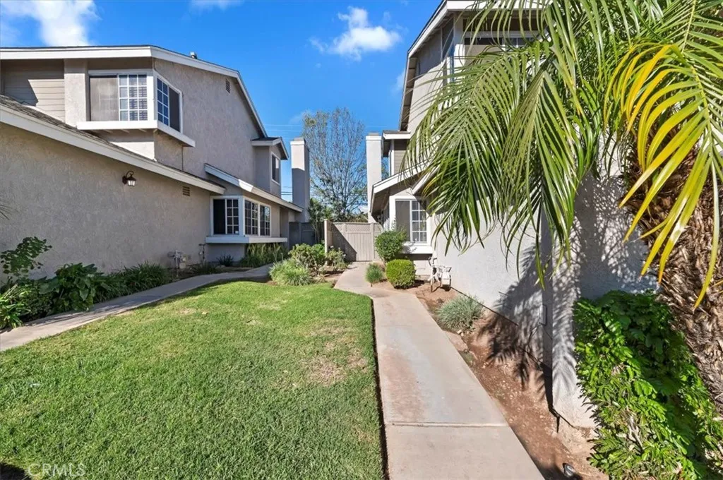 834 Robles Pl, Corona, California 92882 home-pic-4